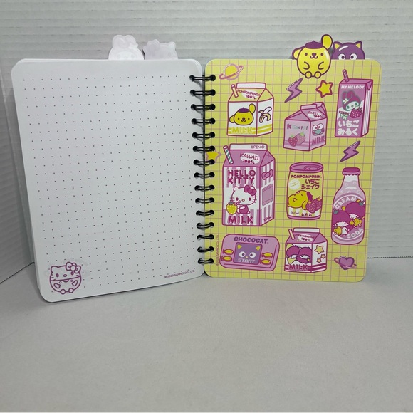 Hello Kitty Notebook - Picture 4 of 6
